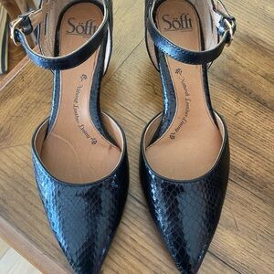 Sofft Black Textured Heels